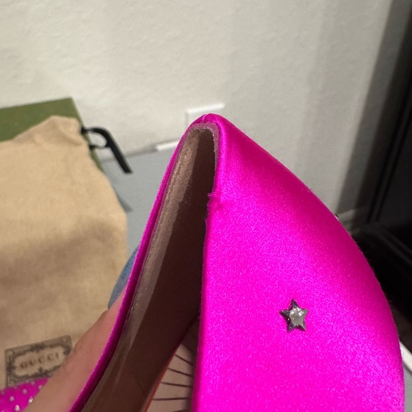 Gucci Jodie Crystal Stars Embellished Satin Pumps Fuchsia Size 41 NIB - Picture 13 of 14